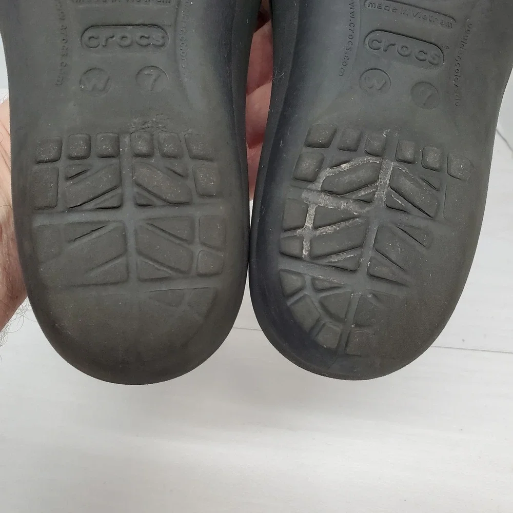 Crocs Women's Black Fleece Lined Ballet Flats Size 7 Slip On Shoes